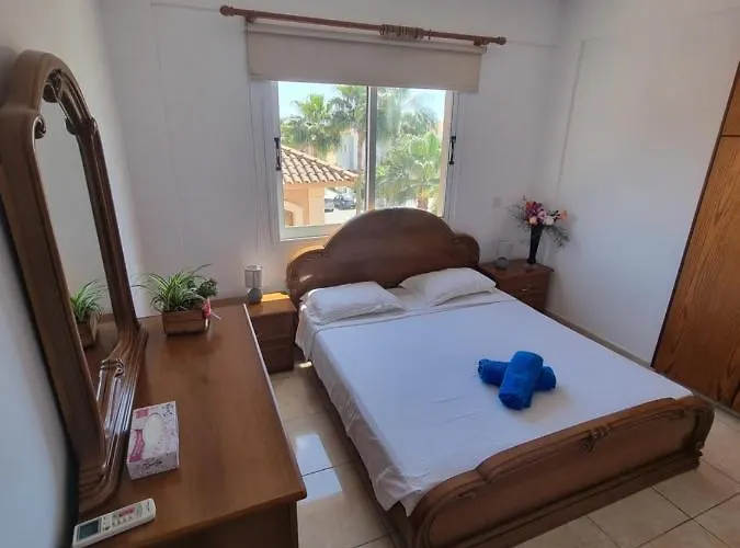 Salt Centre Апартаменты Ларнака